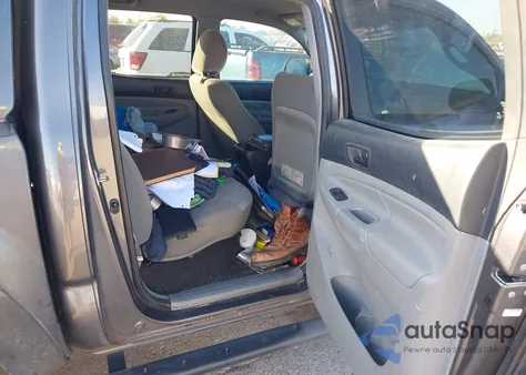 2015 Toyota Tacoma Base V6 из США, поврежденный, VIN 5TFLU4EN8FX119895